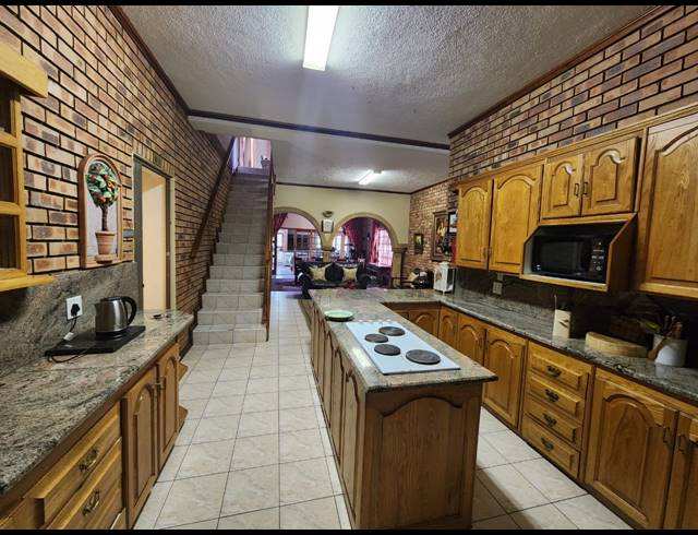 571M² BED & BREAKFAST FOR SALE IN CASHAN